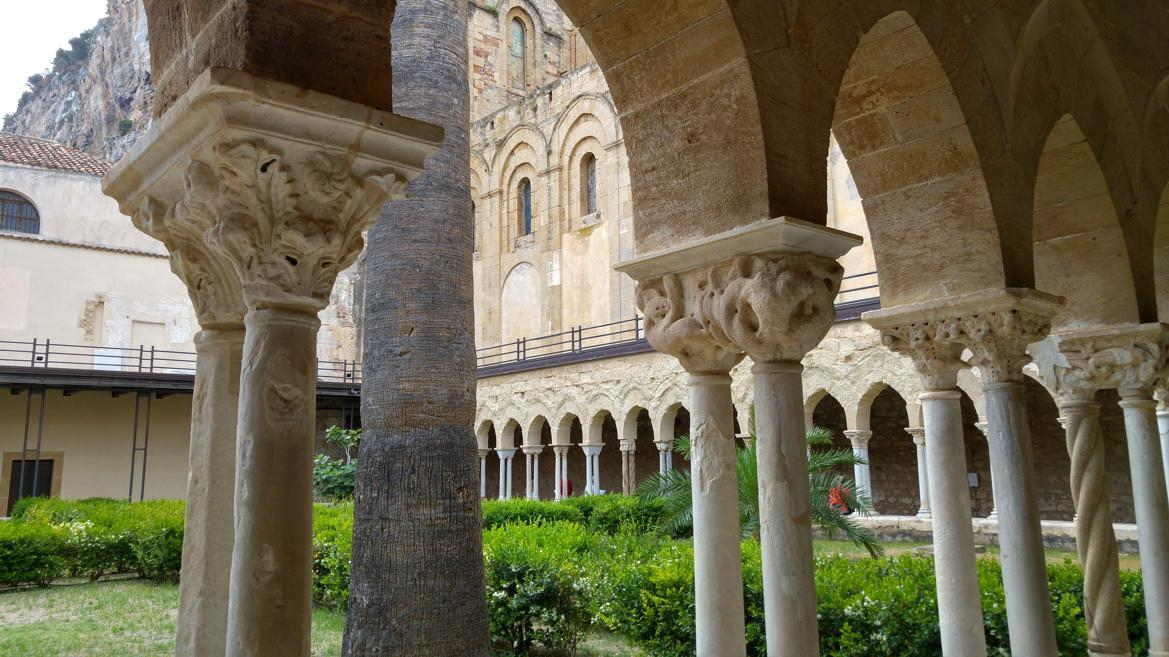 Últimos cuatro capiteles sector noroeste del Claustro