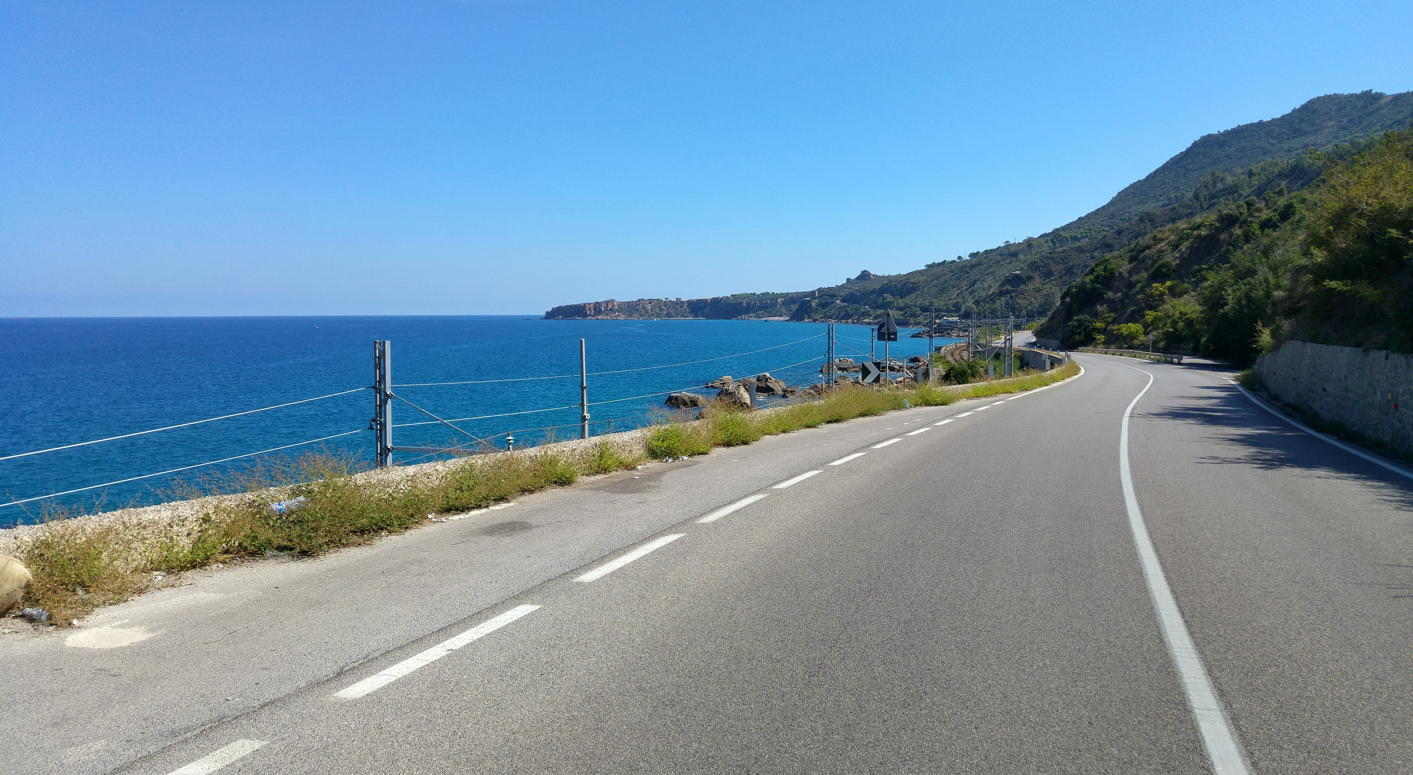 Playa de Santa Maria - Tramo de carretera SS113 antes llegada playa