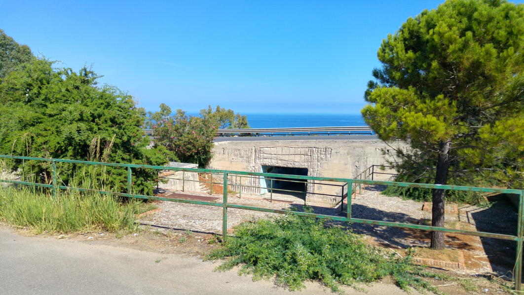 Playa de Torre Conca - túnel bajo la carretera