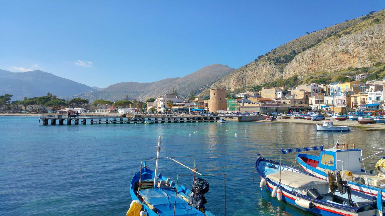 puerto de Mondello en invierno