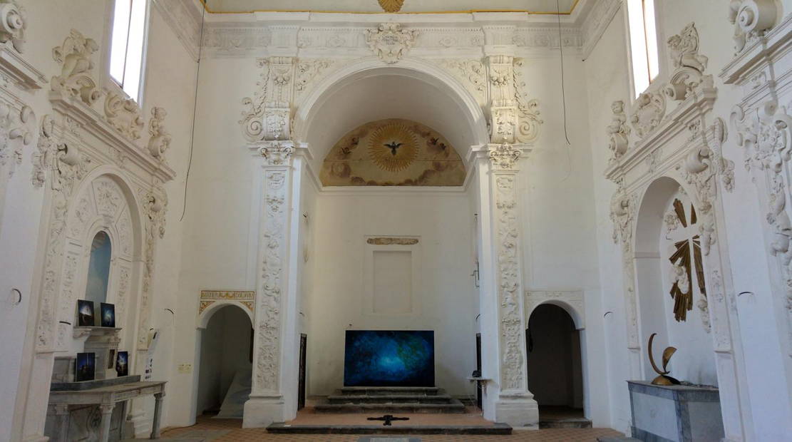 Santa Maria dell'Itria - vista del interior con el presbiterio al fondo
