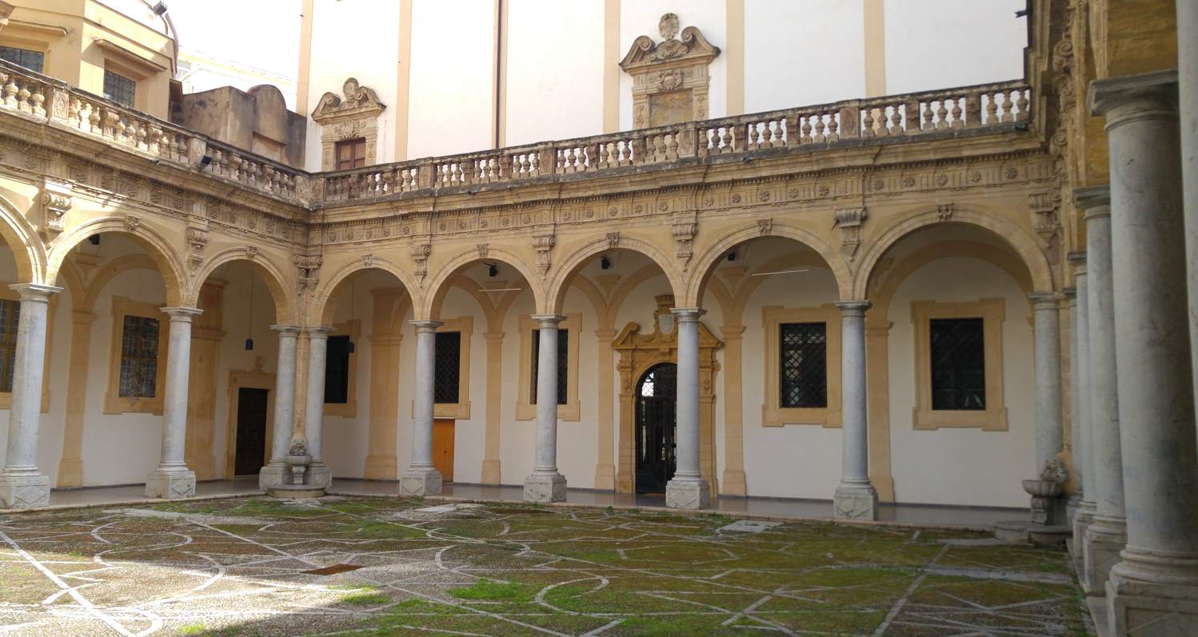 el claustro sur del convento jesuita