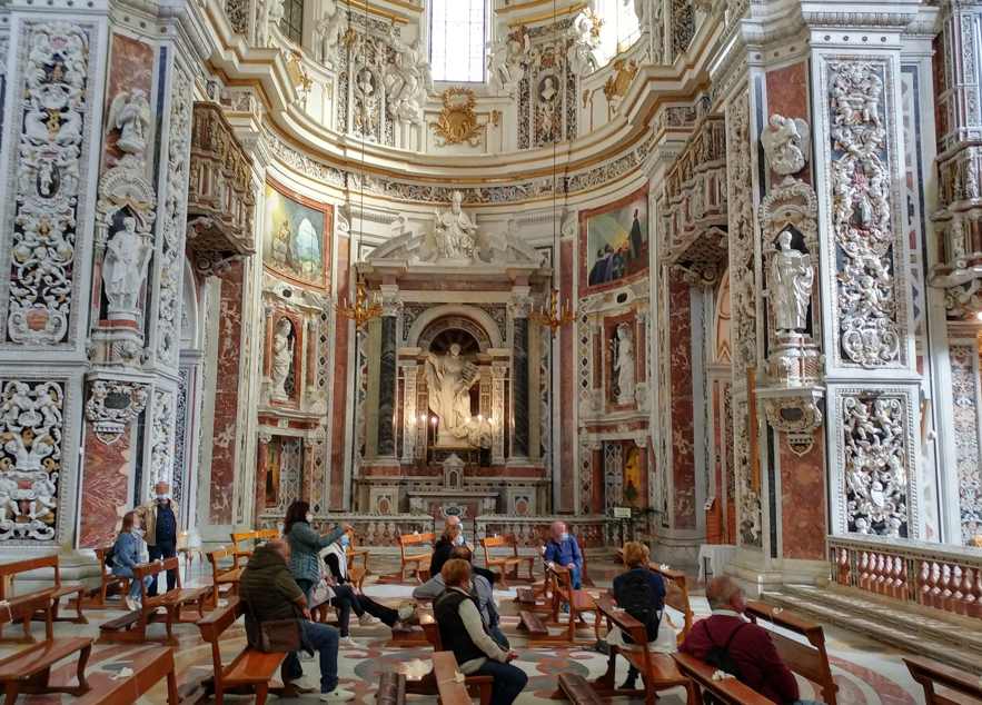 Iglesia de Casa Professa - Transepto y Capilla de San Ignacio de Loyola