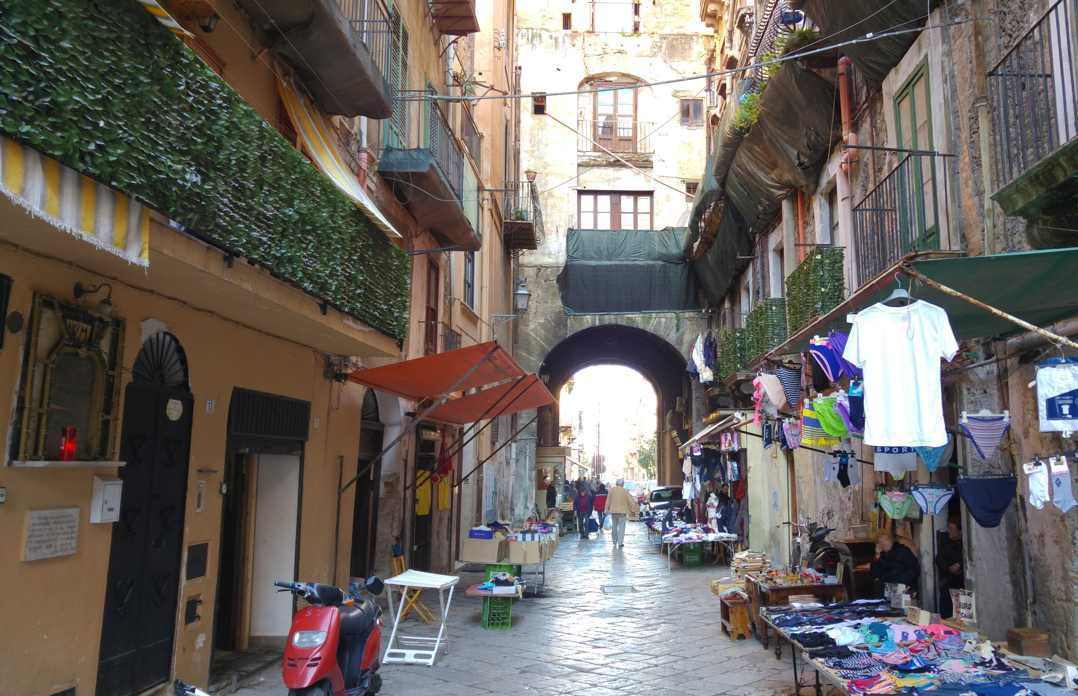 Mercado de Ballarò - Arco Cutó