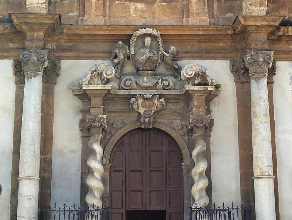 Iglesia de San Francesco Saverio - detalle portal