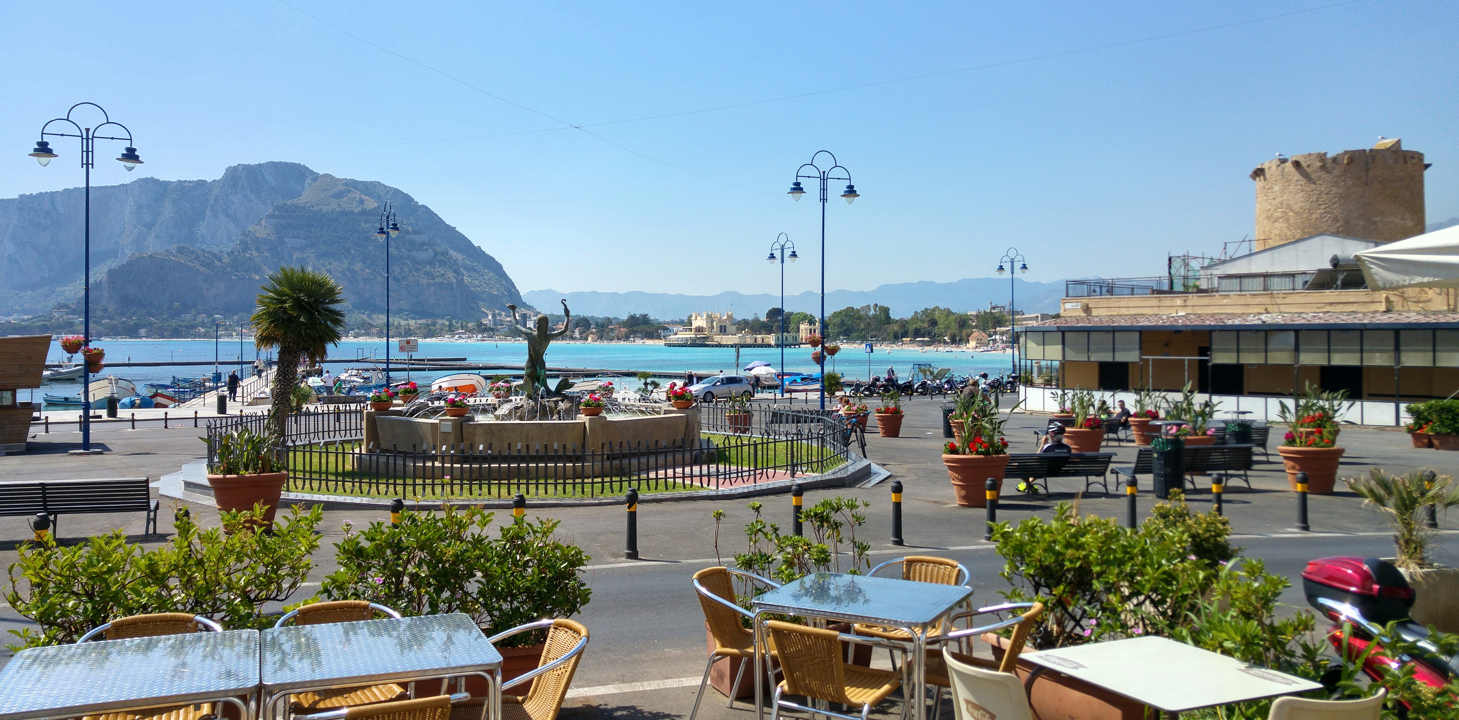 Piazza Mondello