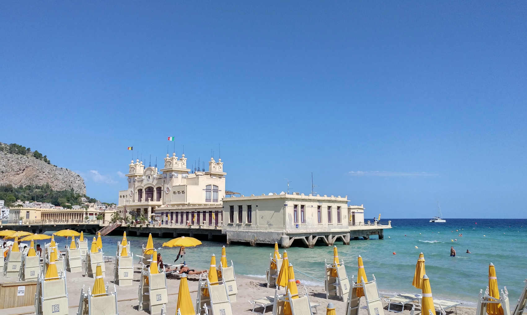 Mondello - Restaurante y balneario Charleston