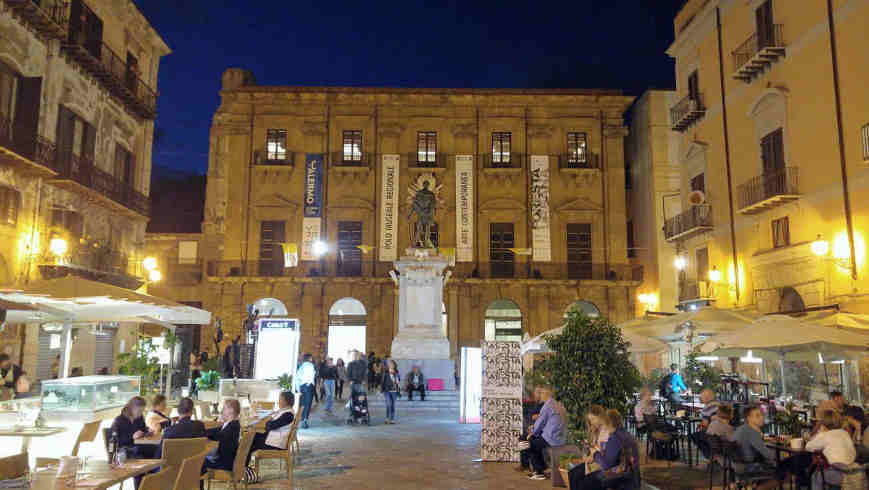 Piazza Bologni