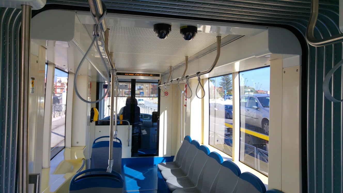 interior de un tranvía de la red metropolitana de Palermo