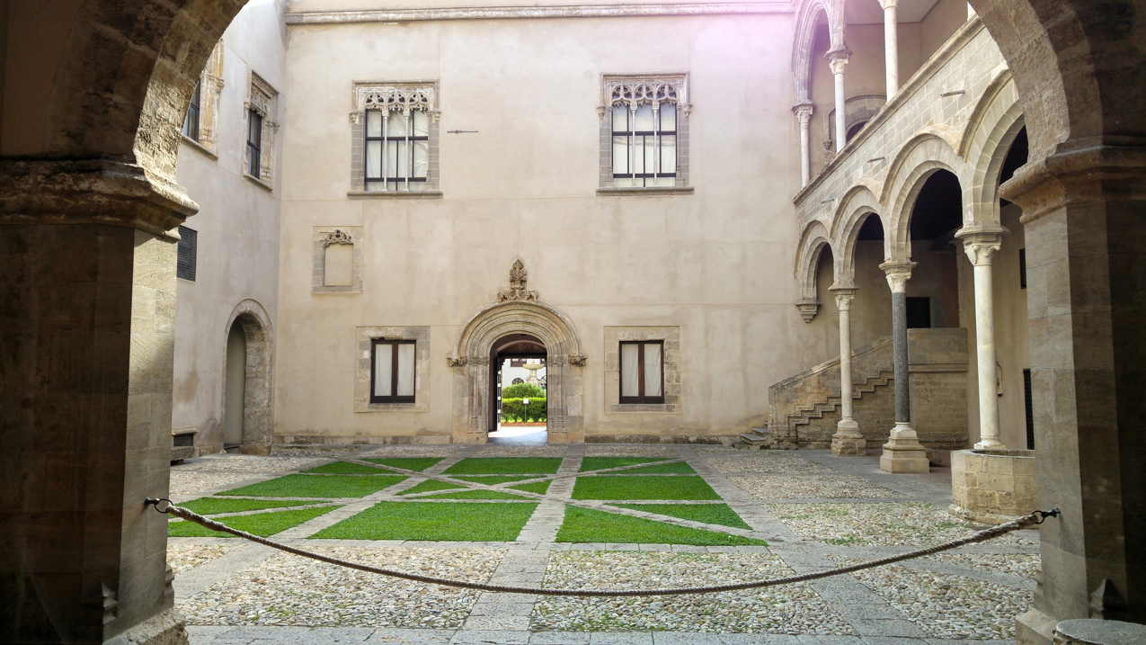 patio interior del Palazzo Abatellis