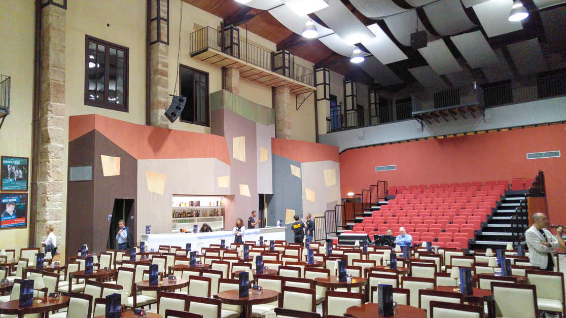 Mercato dei Lattarini - sala del Real Teatro Santa Cecilia