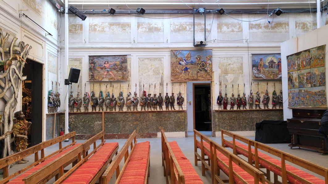 Museo de las Marionetas - pared izquierda teatro estable