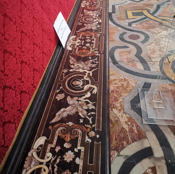 Oratorio de San Lorenzo - detalle banca lateral