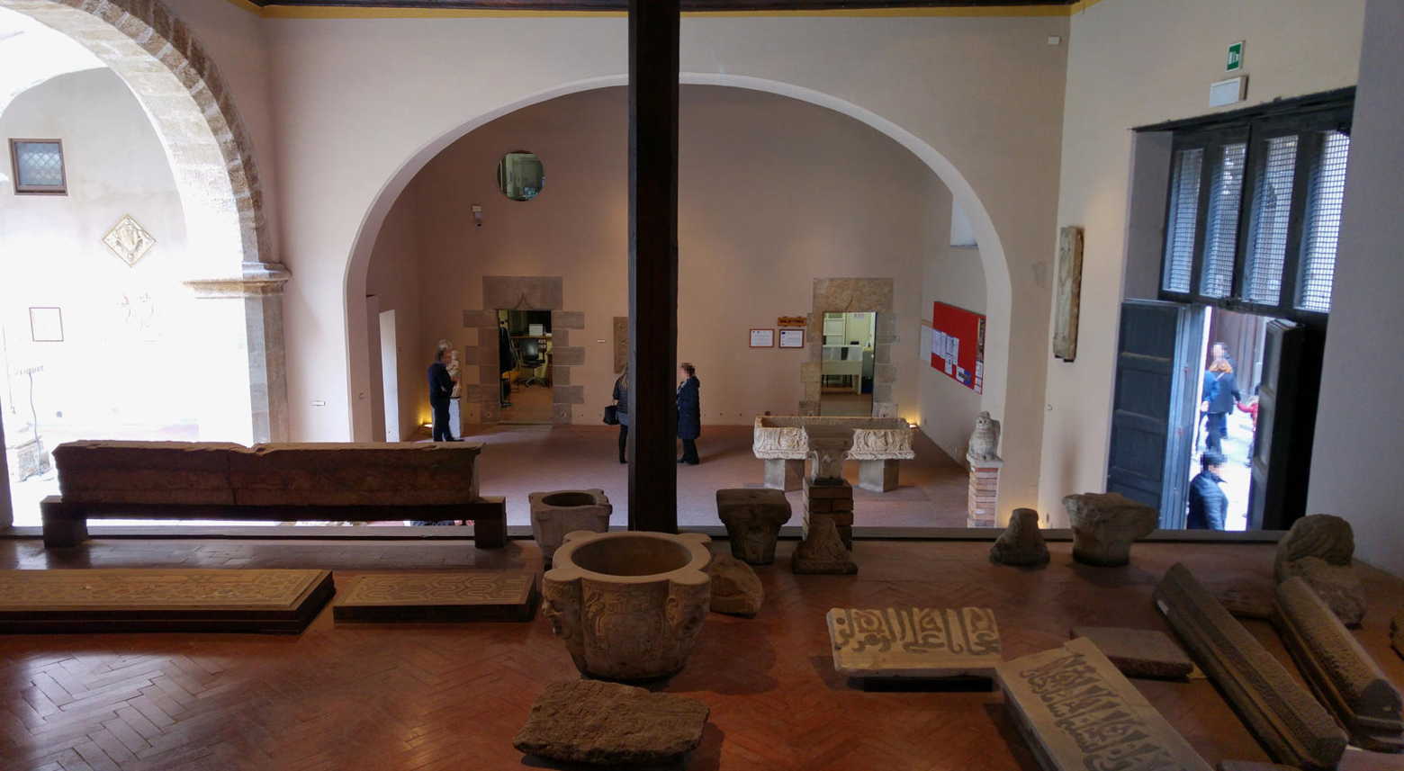 Palazzo Abatellis - portal visto desde Piano della Loggia