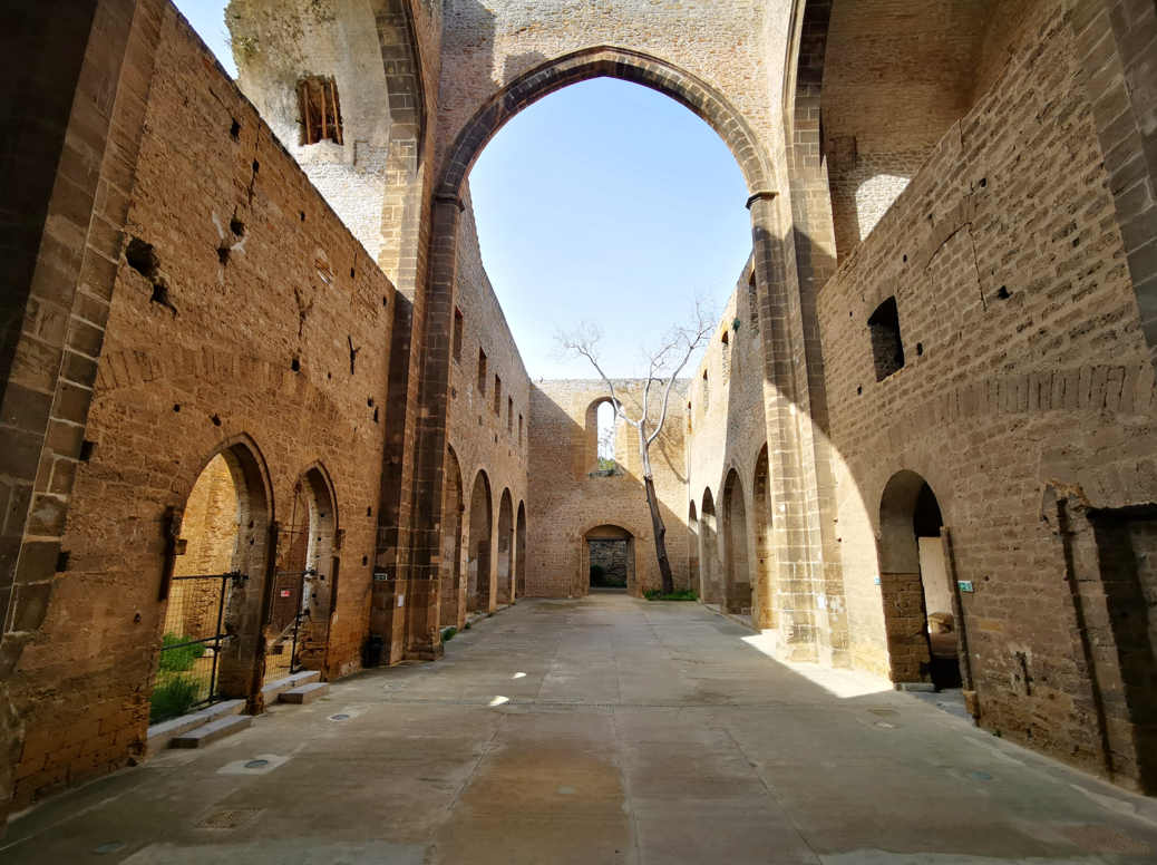 Santa Maria dello Spasimo - interior visto desde el presbiterio