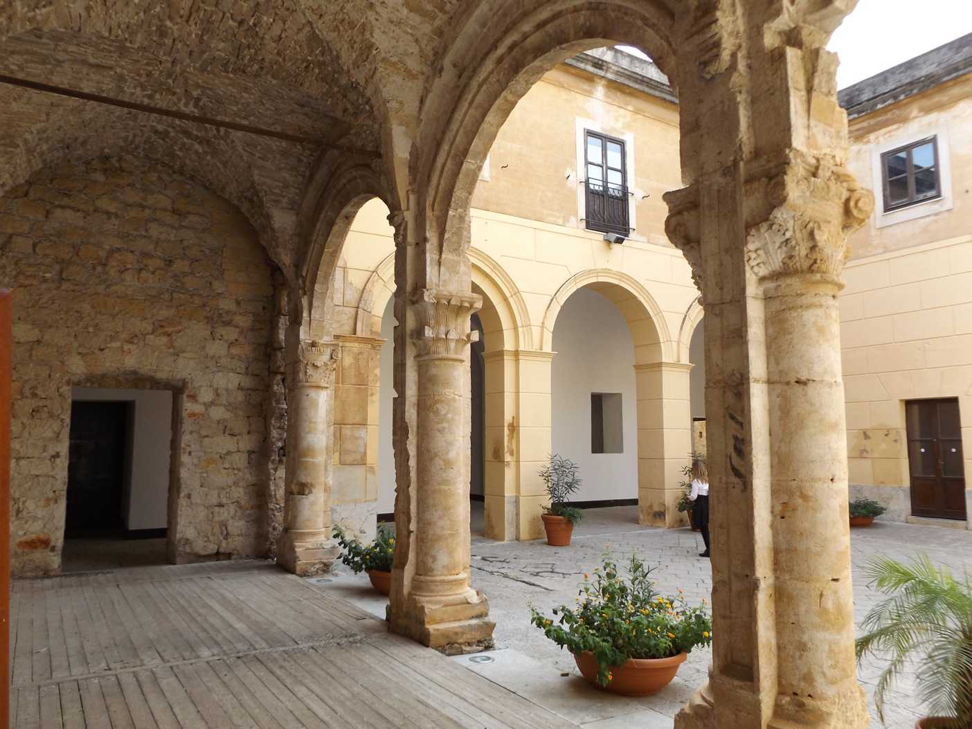 Santa Maria dello Spasimo - pórtico del convento