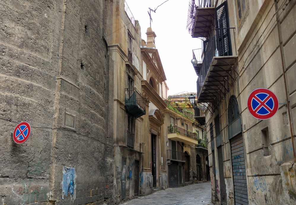 Barrio de la Loggia - fachada del Oratorio de San Domenico