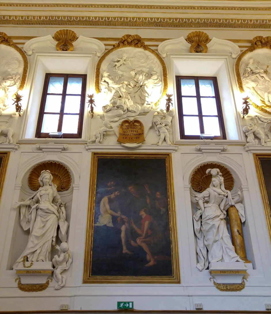 Oratorio de San Domenico - La coronación de espinas con alegorías de Fortaleza y Obediencia más relieve con Adoración del Redentor
