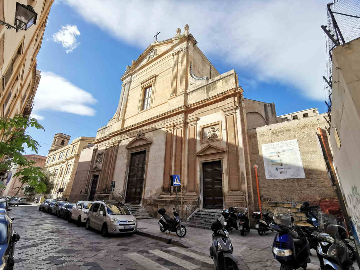Iglesia de Santa Cita - la fachada de la iglesia