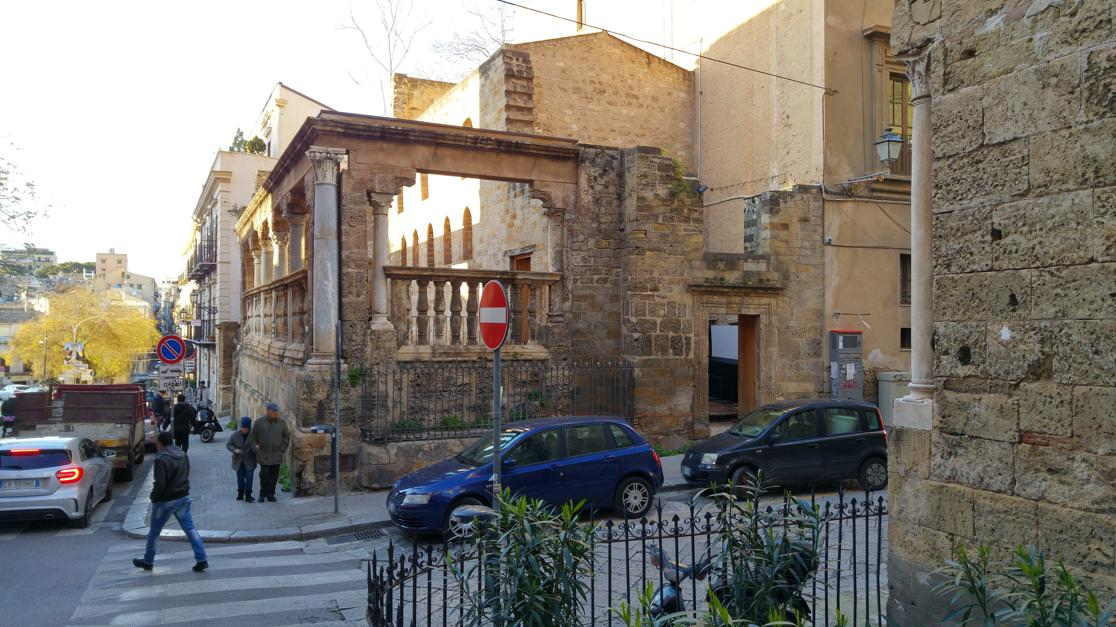 Capilla y Loggia dell'Incoronazione - la Loggia dell'Incoronazione vista desde la Catedral