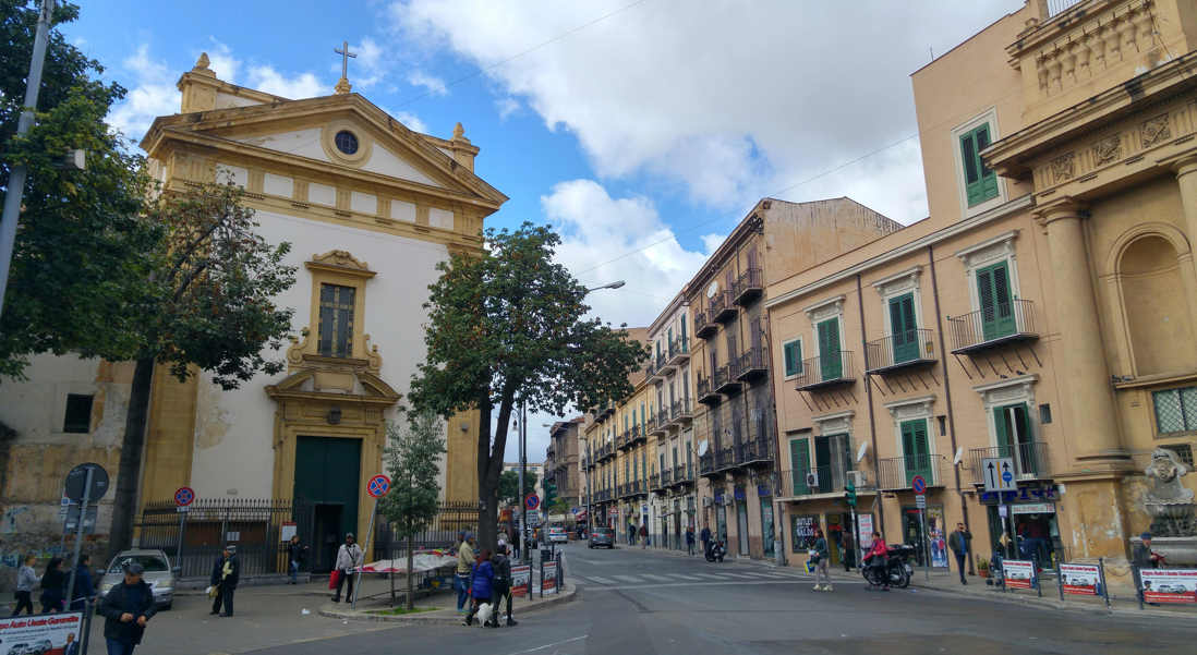 Porta Vicari - la Piazza Sant'Antonino y el Corso Tukory
