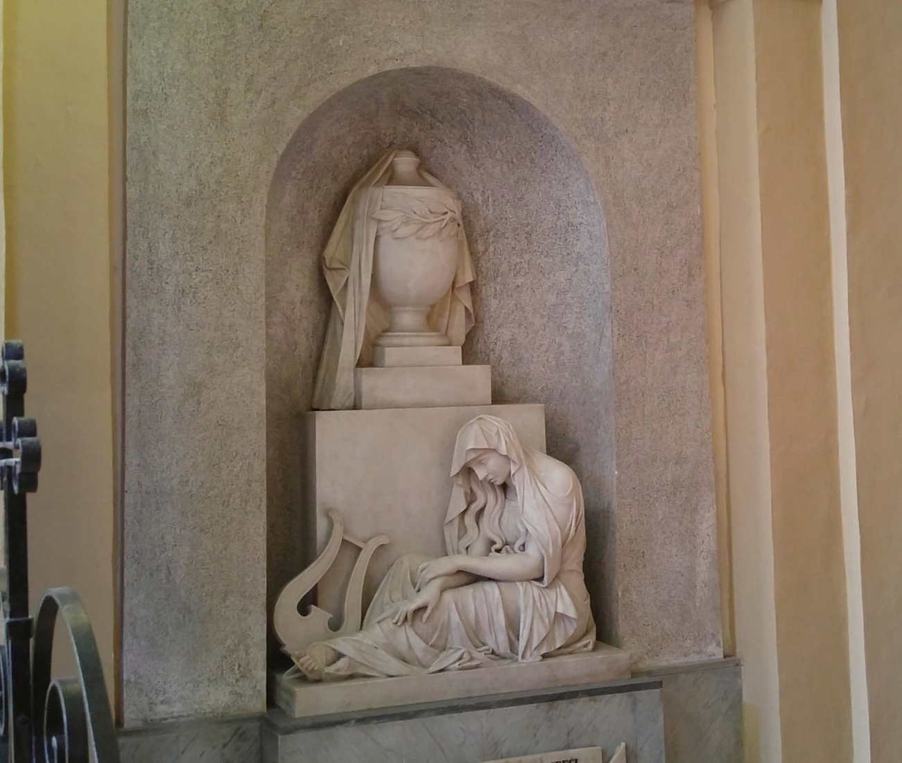 Iglesia de San Domenico - mausoleo Lauretta Li Greci
