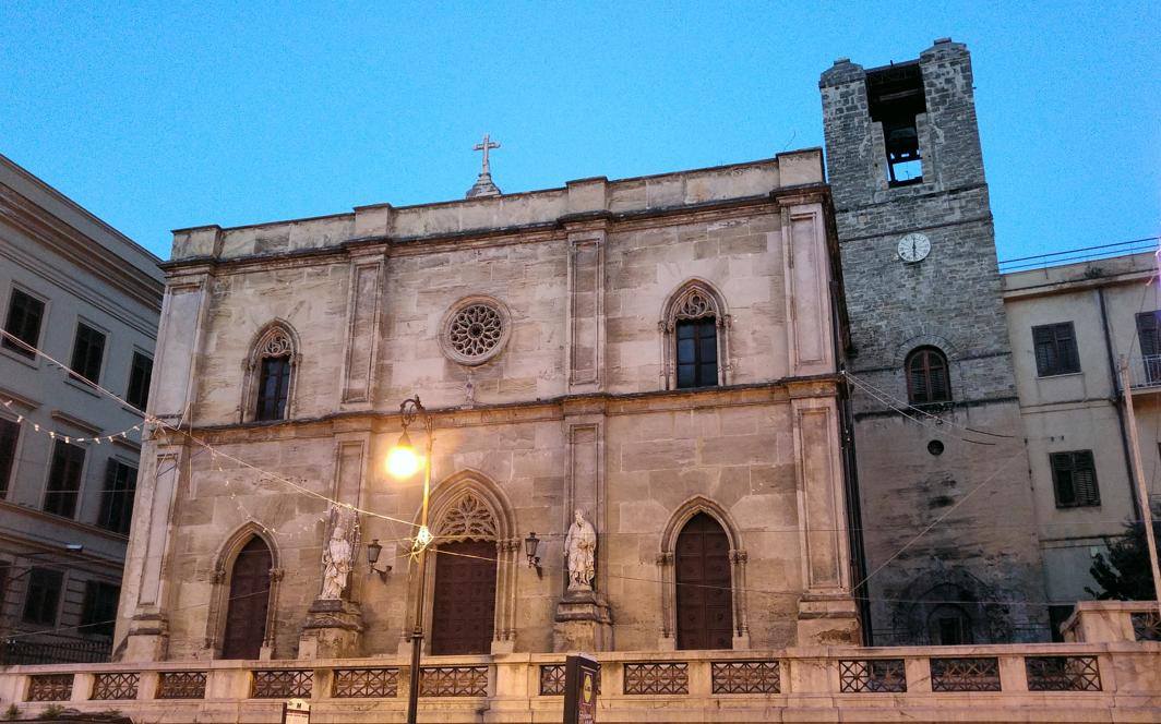 Iglesia de San Antonio Abate - iglesia y torre-campanario
