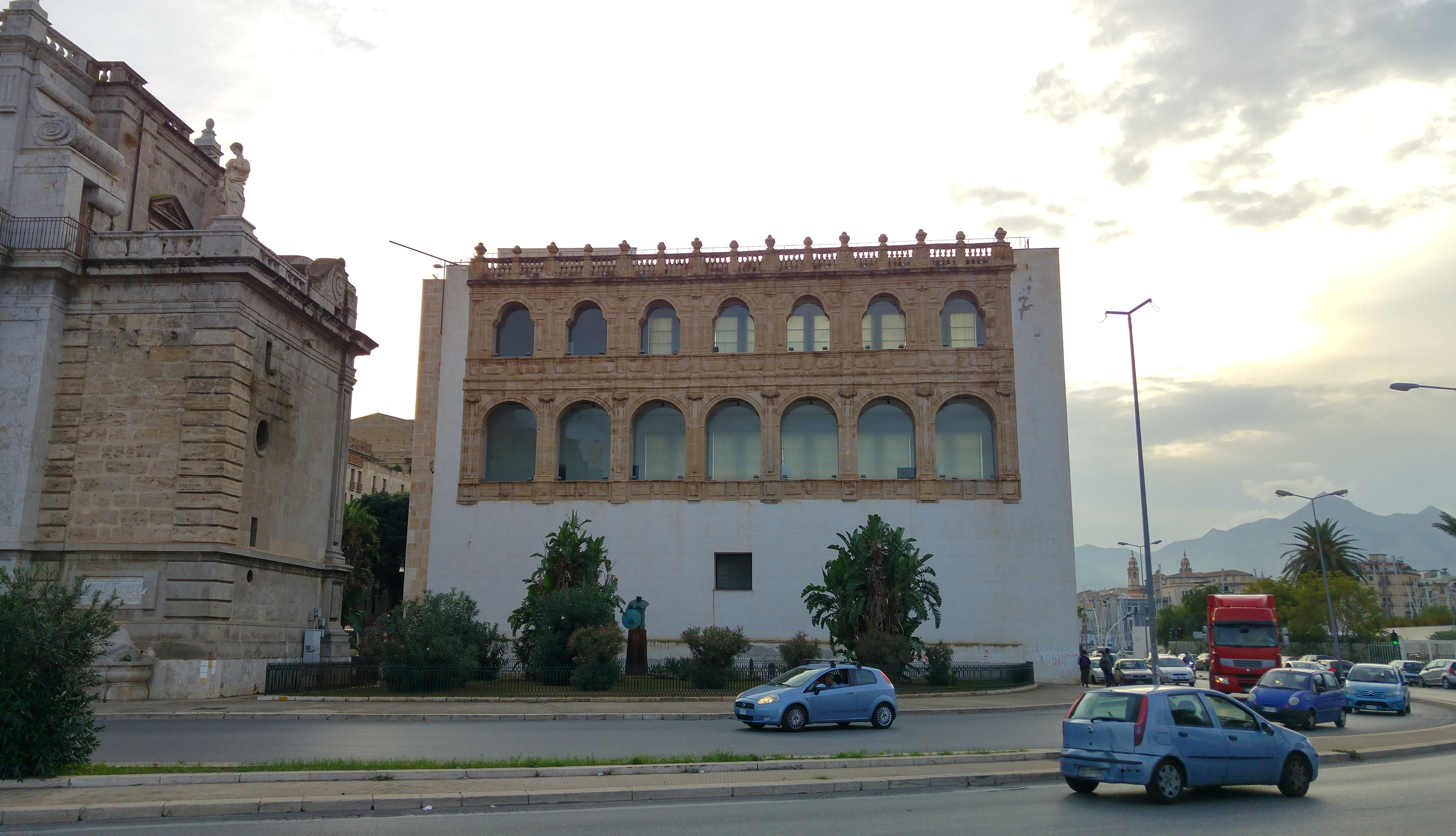Loggiato San Bartolomeo - el Loggiato visto desde cerca
