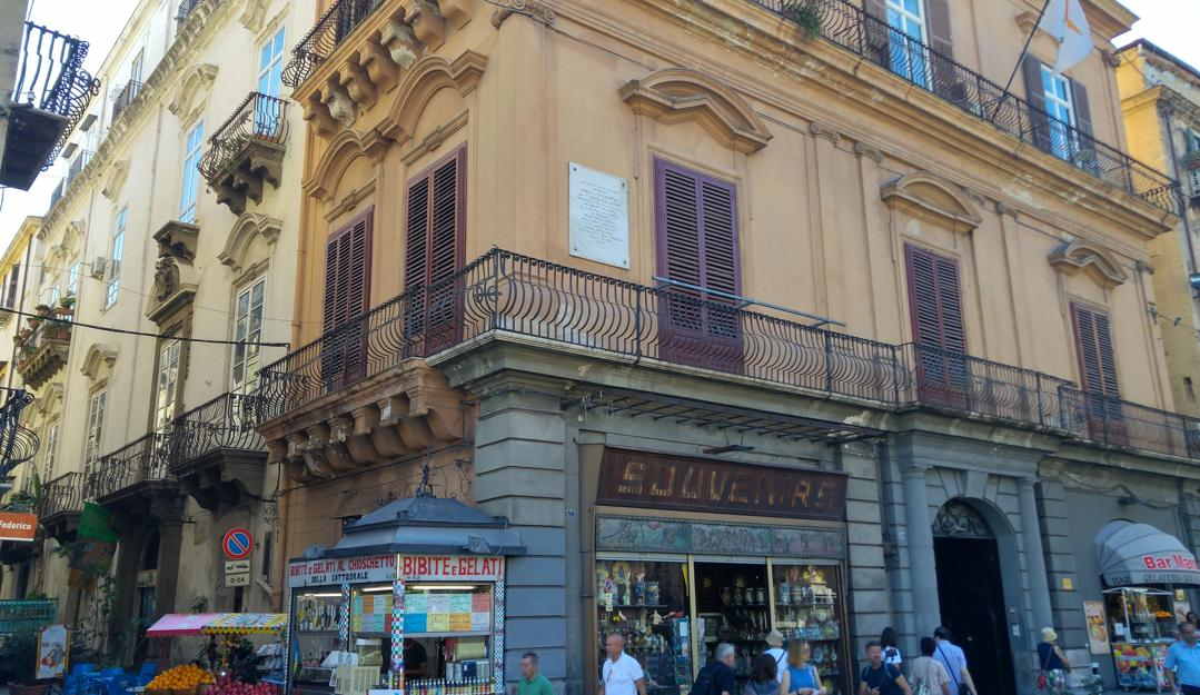 Palazzo Asmundo - el palacio visto de cerca
