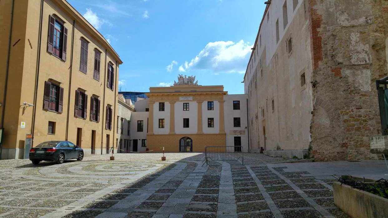 Museo de la Inquisición - vista patio Rectorado de la Universidad