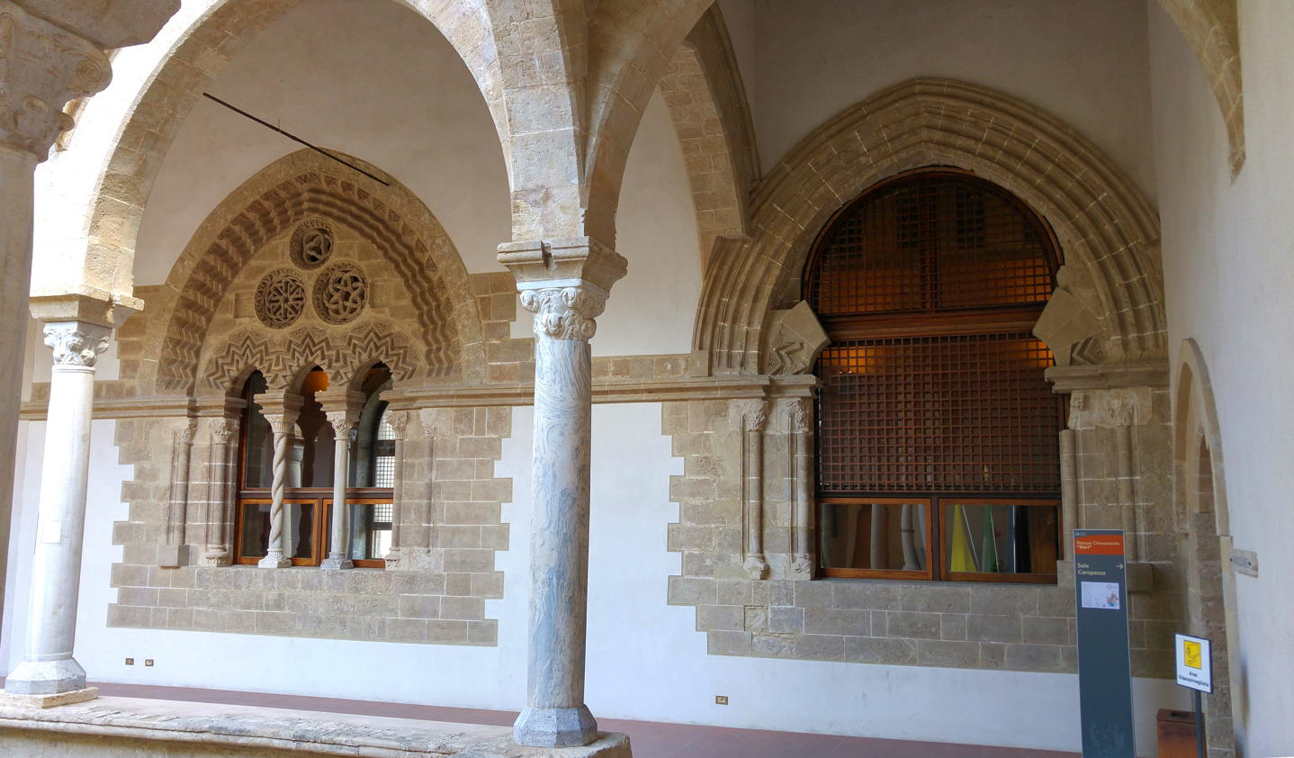 Palazzo Chiaramonte Steri - tríforas planta noble