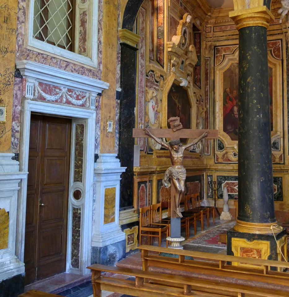 Capilla de la Soledad - Crucifijo del siglo XVIII