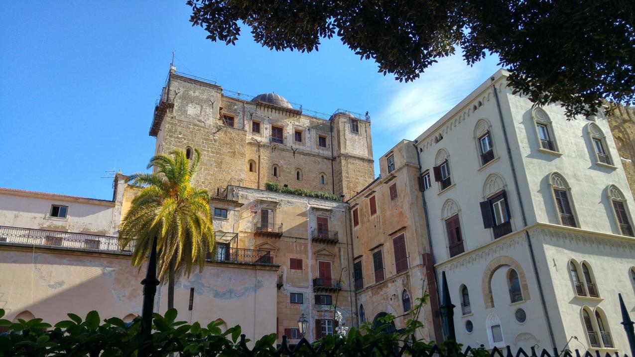 Palacio de los Normandos - Torre Pisana vista desde Jardín