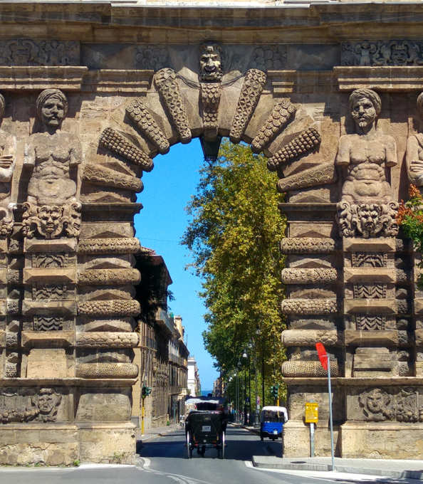 Porta Nuova - arco puerta con carruaje
