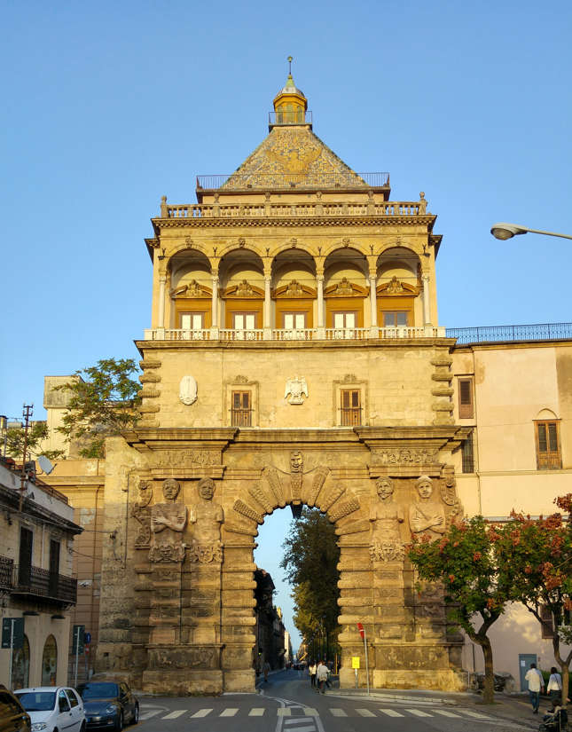 Porta Nuova - fachada exterior