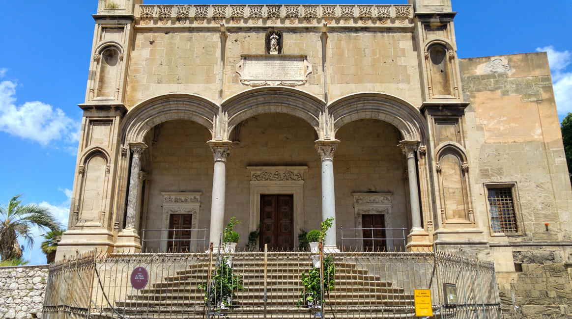 Santa Maria della Catena - vista frontal del pórtico